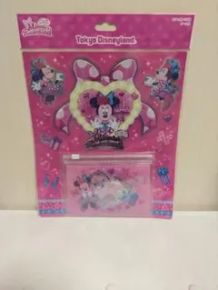 ディズニー　ミニーファンダーランド　パルパルーザ　ステッカー19枚ケース付き