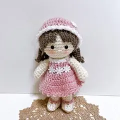 【ハンドメイド】あみぐるみ 女の子　着せ替え　おしゃれ　ピンク