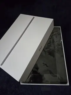 Apple iPad スペースグレー　８世代　32gb