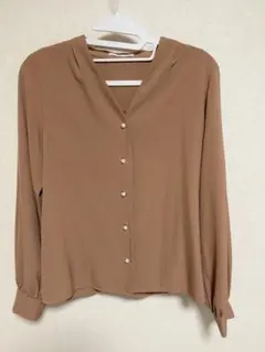 AG キャメルVネック 長袖ブラウス