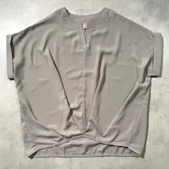 XL ブラウス Tシャツ グレージュ ゆったり 体型カバー 半袖 レディーのサムネイル