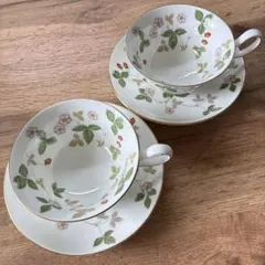 WEDGWOOD ワイルド ストロベリー カップ&ソーサー (ピオニー) ペア
