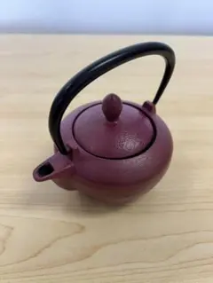 未使用 美品 南部鉄器 IWACHU 鉄瓶 茶こし付き あずき色 伝統工芸品のサムネイル