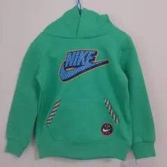 新品　NIKE キッズ パーカー グリーン