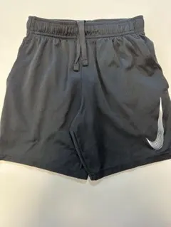 Nike キッズ　ハーフパンツ 黒　ボトムス　ウェア　サイズ　140