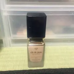 cle de peau タンフリュイドエクラ マット