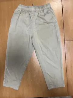 GU ベージュ 長ズボン　110cm