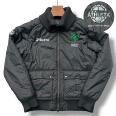 美品 アスレタ 中綿ジャケット バックロゴ ワッペン L 黒 リブ ダブルジップ