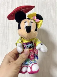 ◯ ミニーマウス　着物　ぬいぐるみバッジ
