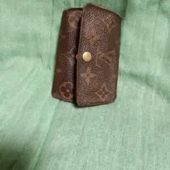 Louis Vuitton ブラウンレザーキーケース