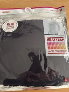 ユニクロHEATTECH 極暖タートルネックMサイズ ネイビー　新品未使用