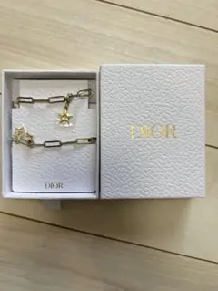 DIOR キーホルダー　チャーム　星　スター ノベルティ ディオール 新品のサムネイル