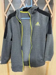 adidas フルジップパーカー 160サイズ