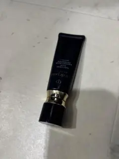 クレ・ド・ポーボーテ　タンクレームエクラn オークル10