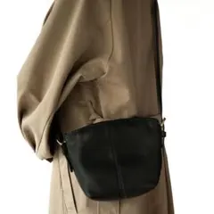 Old Coach Black Leather Shoulder Bagのサムネイル