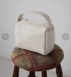 【新品未使用】ローリーズファーム　柔らか軽いハンドバックレザー風　ホワイト