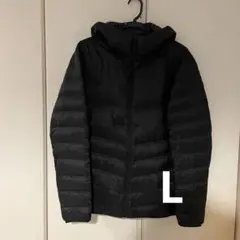 ユニクロ　ウルトラライトダウンシームレスパーカ ブラック