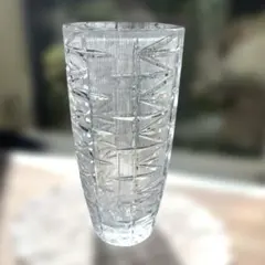 HOYA クリスタル　花瓶　幾何学模様のカットでインテリアとしてもオシャレです