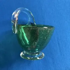 緑色ガラスバスケット型