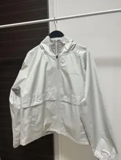 CONVERSE フード付きホワイトアウター