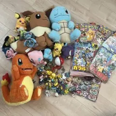 ポケモン ぬいぐるみとフィギュア、図鑑まとめ売り