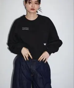 ADAM ET ROPÉ FEMME クロップドスウェット