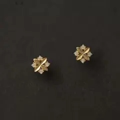小ぶりCZダイヤピアス　ゴールド