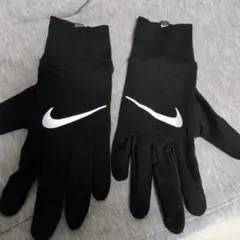 r*o様 NIKE ランニンググローブ 手袋 ブラック　反射のサムネイル