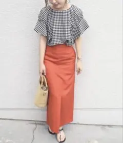 Khaju カージュ 朱色ロングタイトスカートのサムネイル