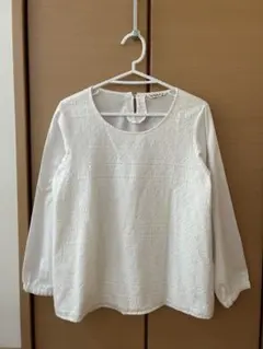 サマンサモスモス　刺繍入り　ホワイト　長袖ブラウス