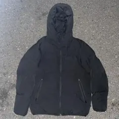 ブラック フード付きダウンジャケット