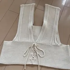 gu ニットビスチェ