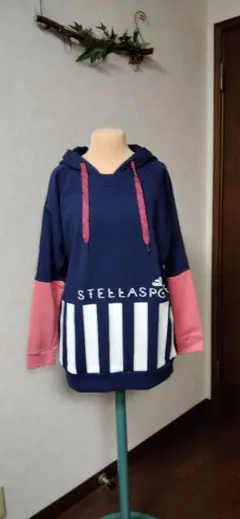 新品タグ付きadidas STELLASPORT フード付きパーカーMのサムネイル