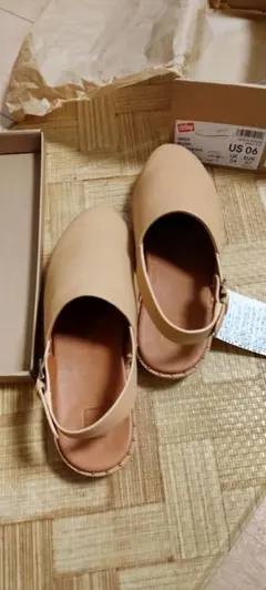 新品FitFlop SAGE レザー サンダル ベージュ US06のサムネイル