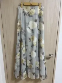 ★美品★MERCURY DUOマーキュリーデュオ　ぼかしフラワーフレアスカート