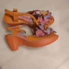 オレンジ 花飾り ストラップサンダルのサムネイル