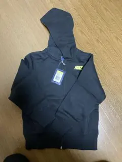 NIKE ブラックパーカー 140cm