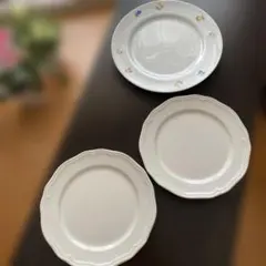 IKEA22cm皿2枚(値下げ不可)のサムネイル