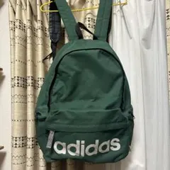 adidas グリーン リュック・バックパック　鞄