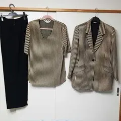 マリナリナルディ　大きいサイズ　白黒ストライプ柄　3点セットアップ　サイズ17号