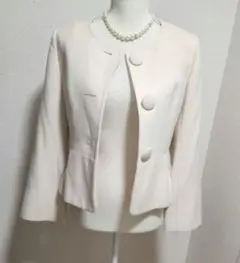 en quete ノーカラージャケットアイボリー くるみボタン　アンゴラ　9号