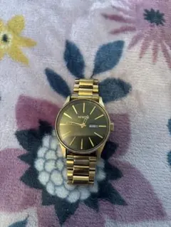 NIXON ゴールド アナログ腕時計のサムネイル