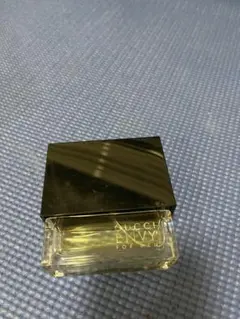 ✨まばゆい新緑と華やかな花々…✨GUCCI ENVY オードトワレ 香水 - メルカリ
