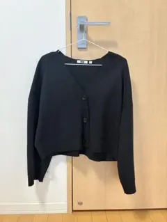 UNIQLO ショート丈 カーディガン ブラックのサムネイル