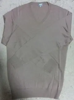 UNIQLO ベージュ Vネックセーター M