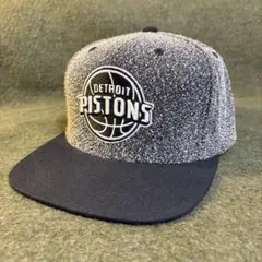 Mitchell&Ness Detroit Pistonsスナップバックキャップのサムネイル