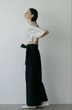 LOHEN✨ローヘン　ハイカウントバルーンパンツ　リネン混　ブラック LOHEN✨ローヘン ハイカウントバルーンパンツ リネン混 ブラック