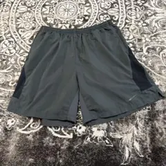 ナイキ DRY-FIT ランニング ショートパンツ ワンポイント
