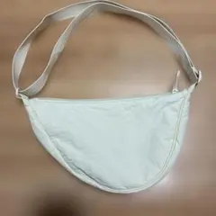 ユニクロ ラウンドミニショルダーバッグ オフホワイト