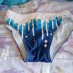 本日23：59迄のタイムセール！ 青と白の幾何学模様 競泳水着